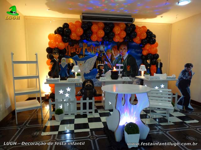 Decoração de festa de aniversário infantil Harry Potter- Mesa Provençal simples