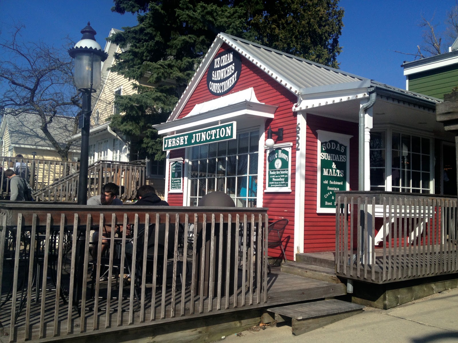 Hanna Banana Jersey Junction Ice Cream store