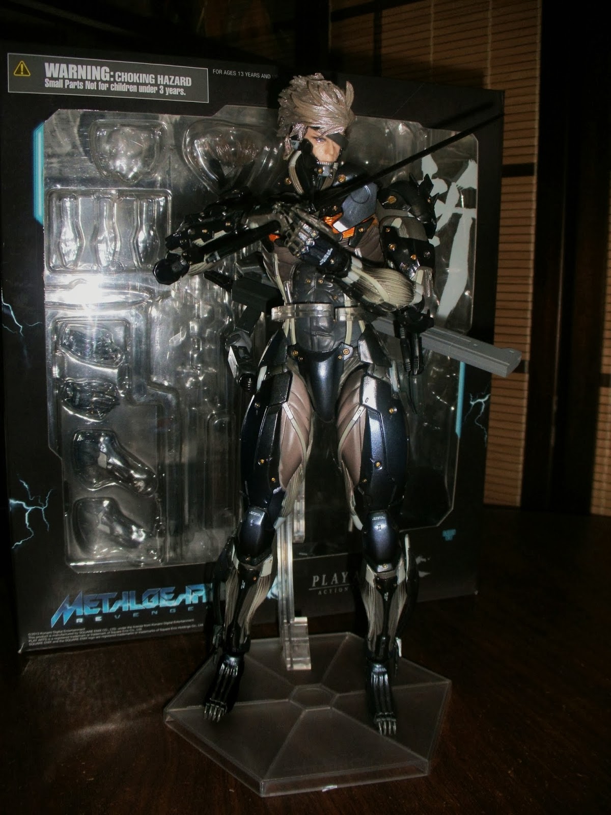 Angels and Summer: Play Arts Kai Raiden MGRR - Comparative Review of ...