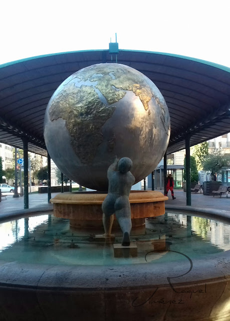 ATLAS SUJETANDO EL MUNDO