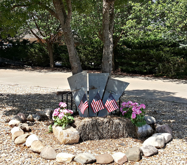 Penny's Vintage Home Memorial Day Yard Decor