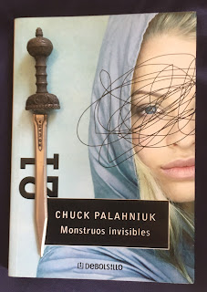 Portada del libro Monstruos invisibles, de Chuck Palahniuk