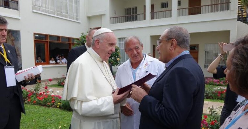 MINEDU entrega a Papa Francisco compromiso para fortalecer formación ciudadana en escuelas - www.minedu.gob.pe