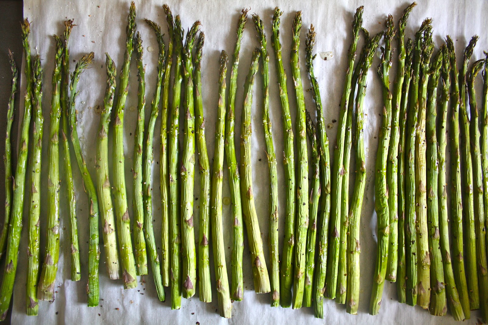 Sparrows & Spatulas Thin and Green Roasted Asparagus and Green Beans