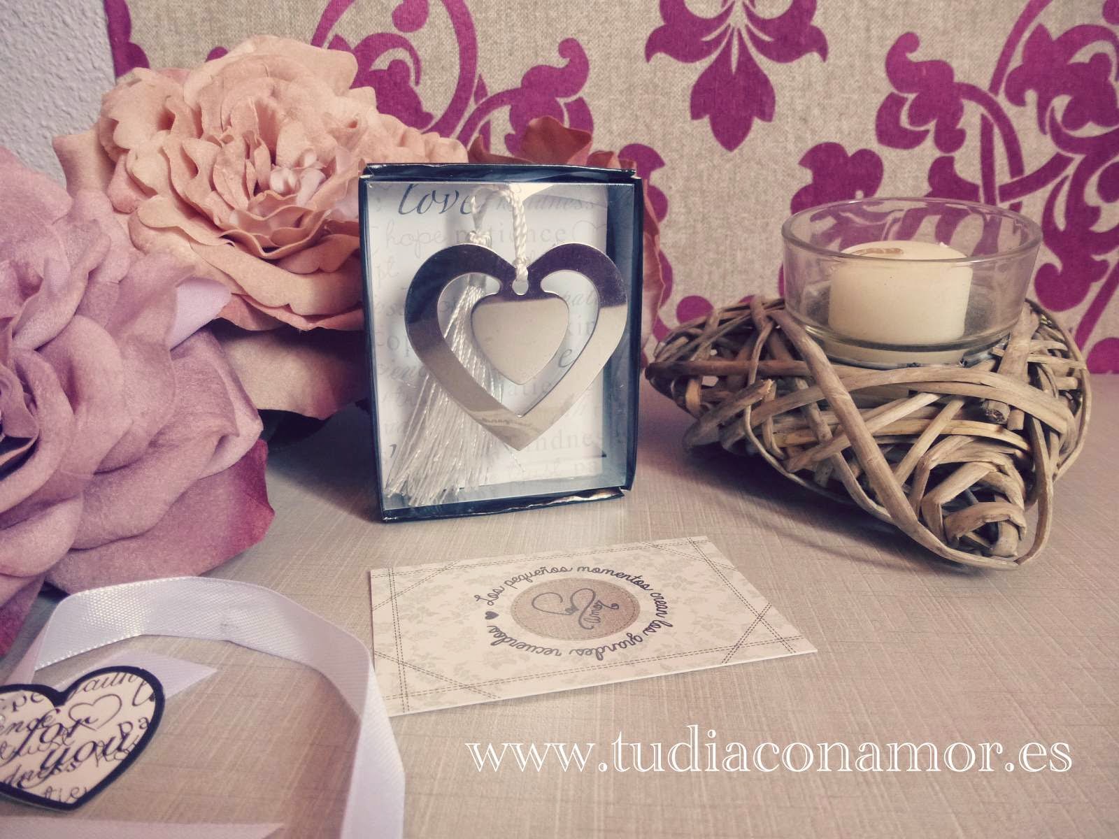 Detalle marca páginas de corazón Marca páginas o punto de libro con forma de corazón para regalar a los invitados de vuestra boda, bonito y elegante
