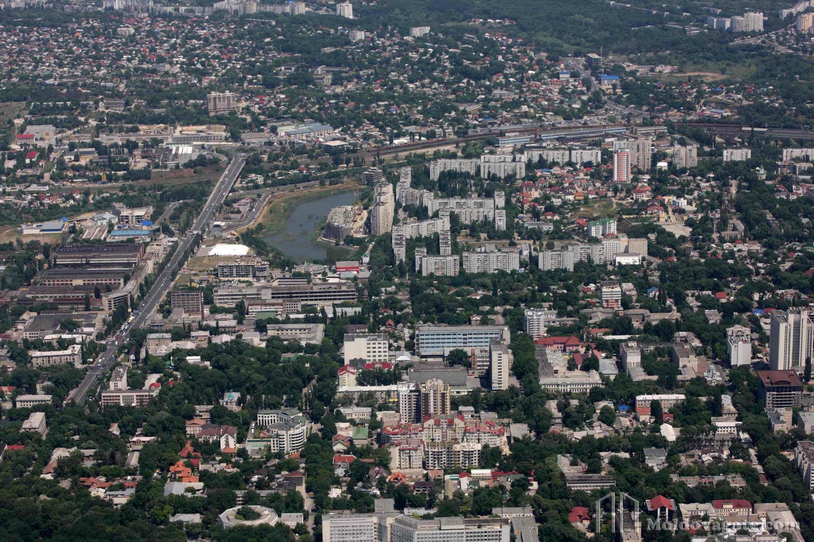 Кишинев северный. Молдова столица Кишинев. Лицей Титу Майореску Кишинев. Кишинев панорама. Кишинев 1998.