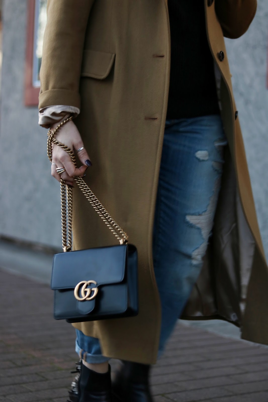 winter weekend outfit camel wool coat boyfriend jeans ankle boots vancouver blogger gucci marmont bag