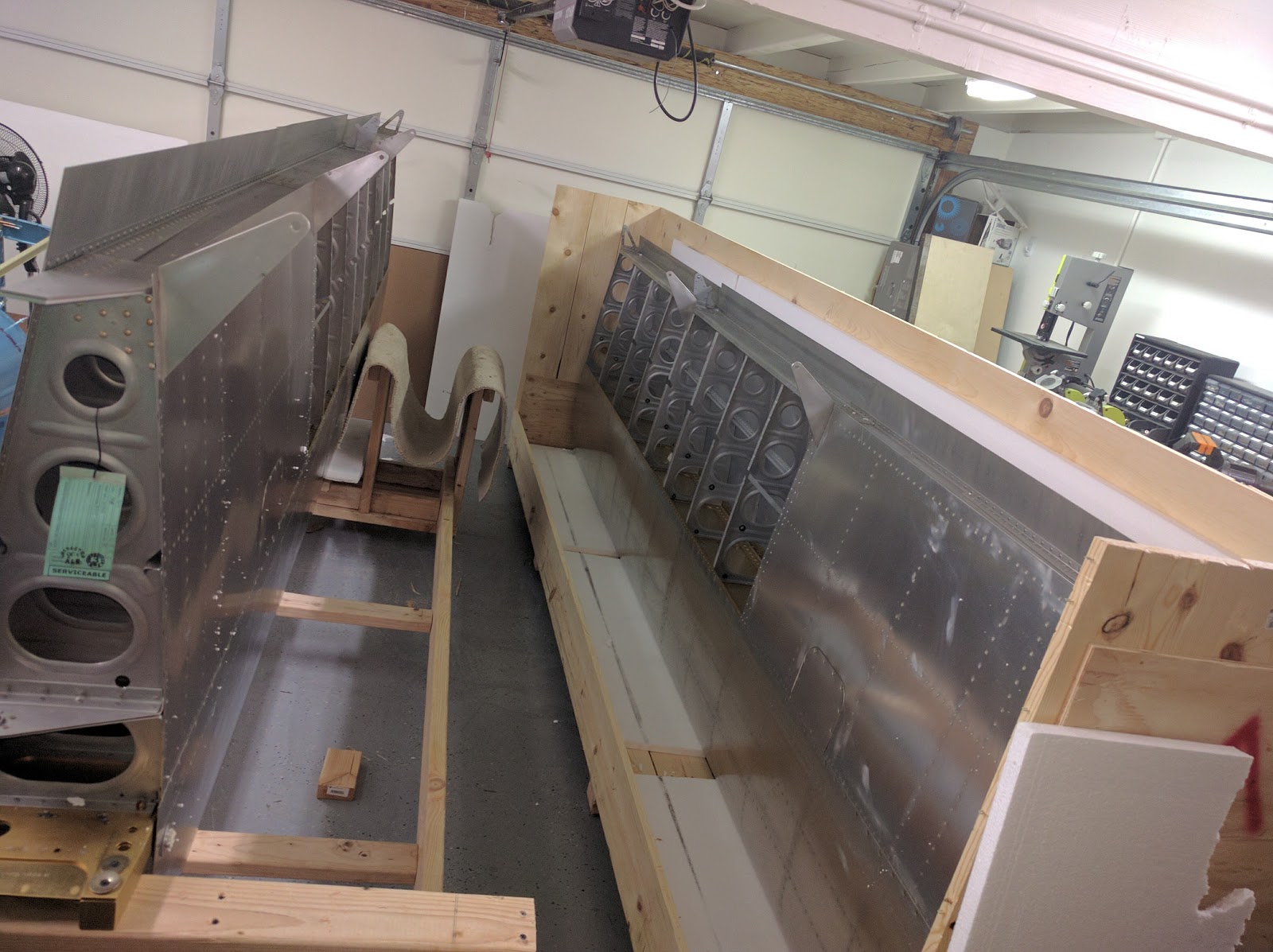 Damazio family's RV10 project Wing stand