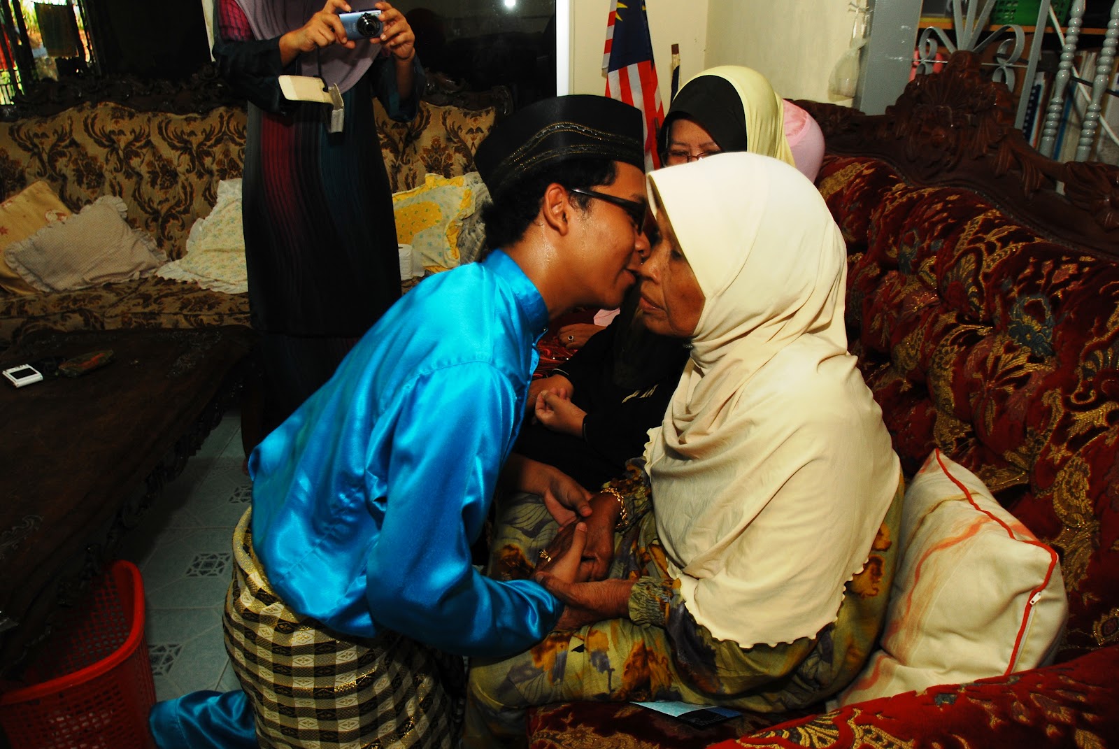 Untuk Kita-Kita: Maaf-Maafan Di Pagi Aidilfitri 2012