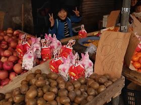 Christmas apples for sale at the Washi Lane wet market in Wenzhou