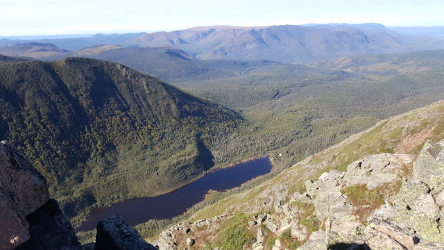 Vue à partir du belvedere La Corniche sur le mont Xalibu