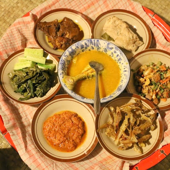 Tradisi Makan Bedulang di Timpo Duluk Belitung 
