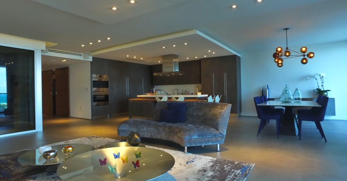 41 Photos vs. 2 MIAMI Waterfront Condos + Private Pool Home Interior Design Tours