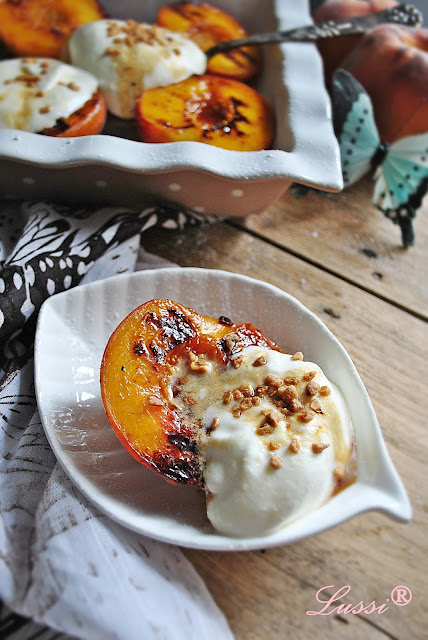 Праскови на грил с крем маскарпоне /Grilled Peaches with Mascarpone Ice Cream
