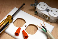 Rochester Indiana Local Electrician Outlet, Outlet Cover, Screwdriver, Electrical Repair Rochester Imndiana