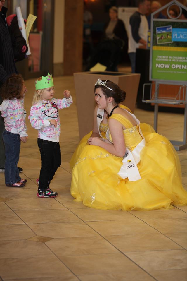My Adventures as White River Daffodil Princess Daffodil Days at South