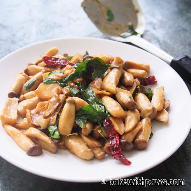 Three Cups Mushroom (San Bei Ku) ??? Three Cups Mushroom (San Bei Ku) ???