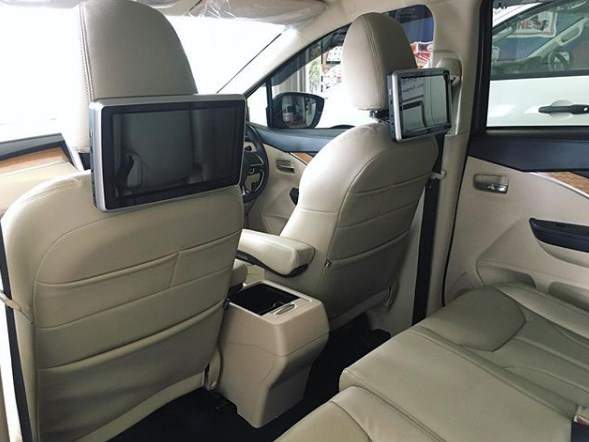 Interior Mitsubishi xpander Ultimate Special Edition Monitor pada Baris kedua Interior Mitsubishi xpander Ultimate Special Edition Monitor pada Baris kedua