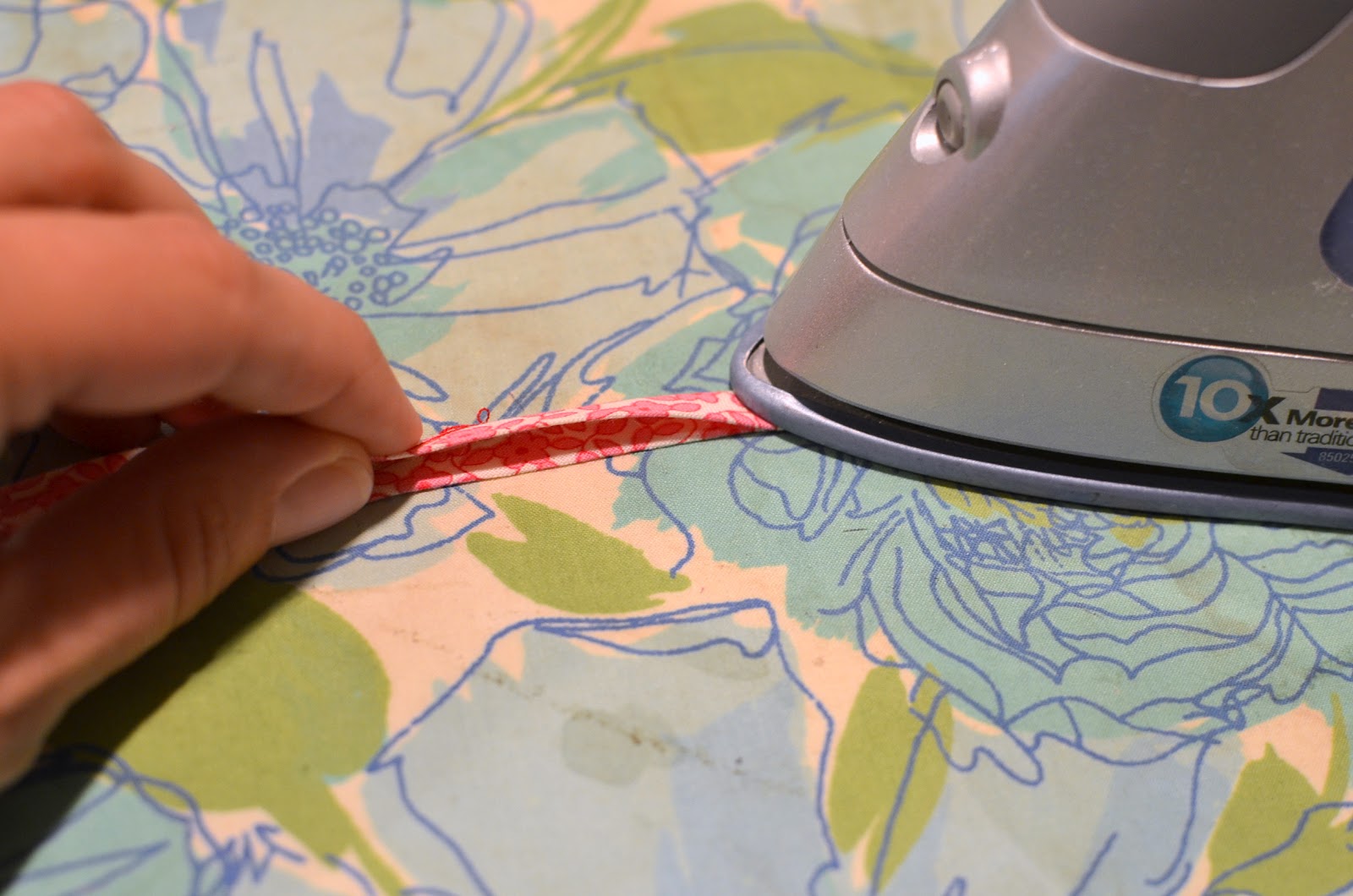 Jane of all Trades Bias Tape Made Easy tutorial (with a sneaky trick)