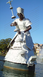 Orishá Statues at Dique Do Tororo