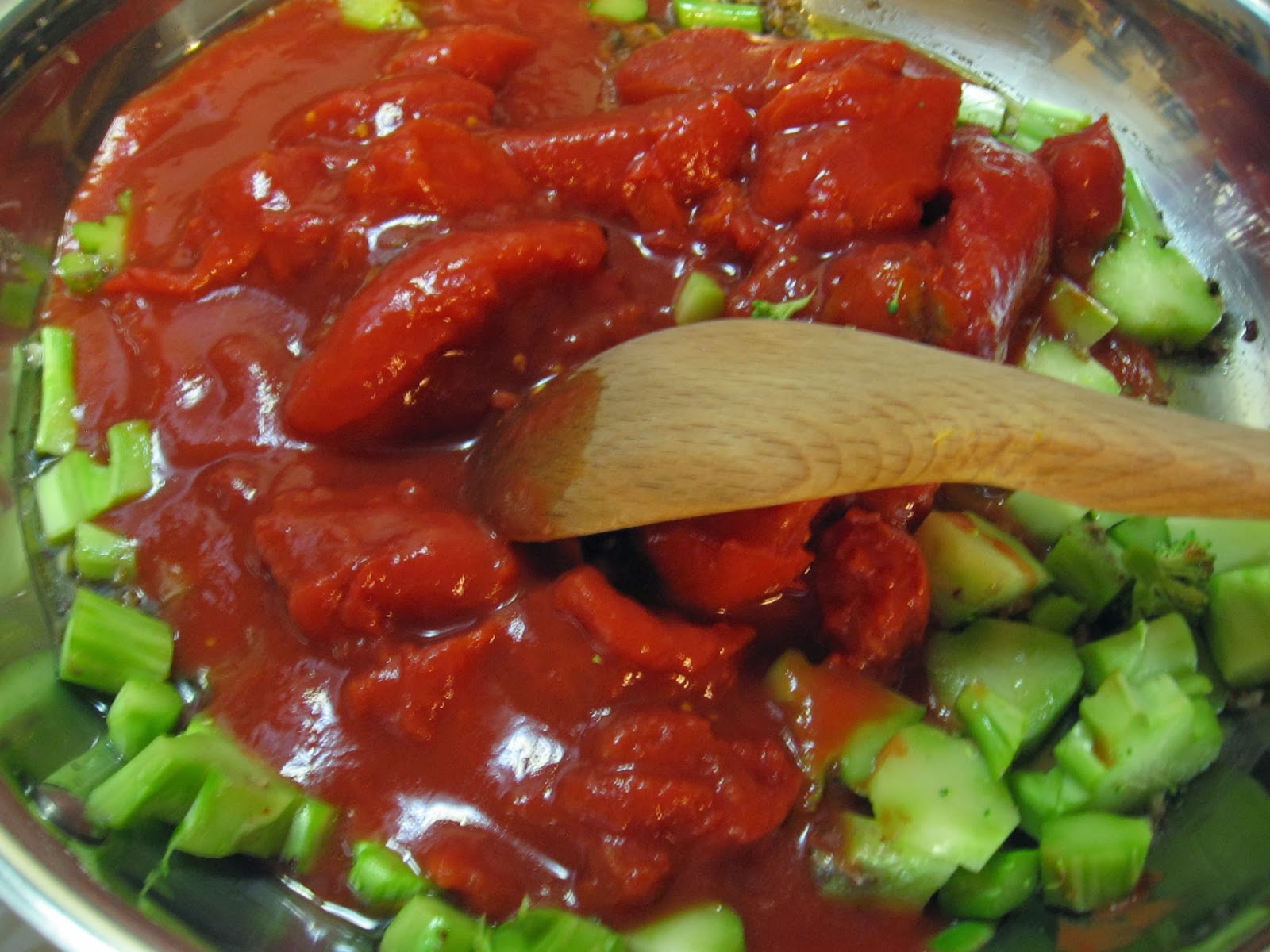 Deceptively Healthy Spaghetti with Broccoli and Tomato Sauce