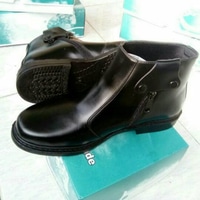 Sepatu PDH