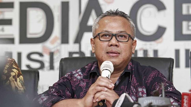 Kalau Begitu, Nggak Usah Ada Debat, Sejarah Akan Mencatat, Berkuasa sementara.... Kalau Begitu, Nggak Usah Ada Debat, Sejarah Akan Mencatat, Berkuasa sementara....