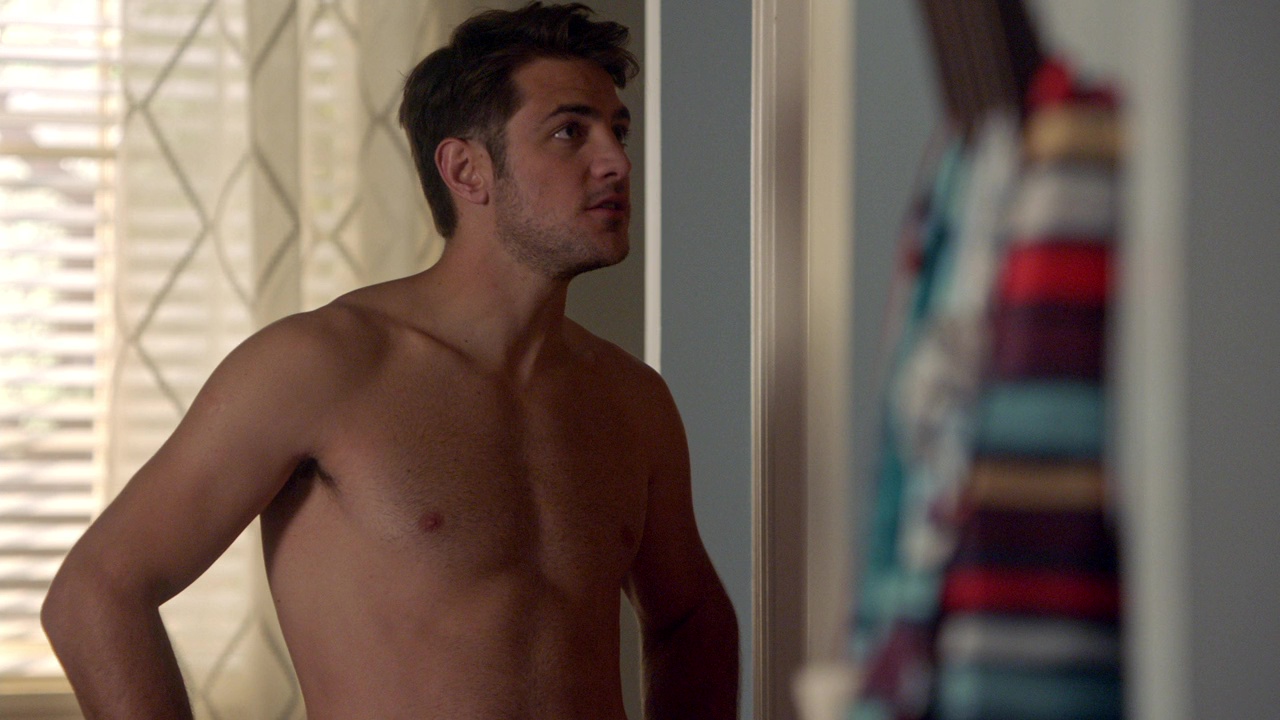 Alberto Frezza shirtless in Station 19 2-09 "I Fought The Law" .