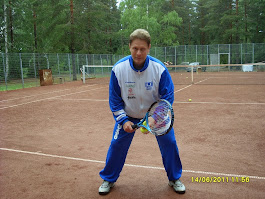 Tennisvalmentaja Olavi Lehto käytettävissänne ryhmätennistä ja personal trainer tarpeitanne varten