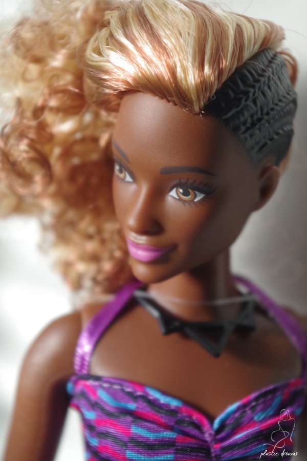 Plastic Dreams Dolls Barbie et miniatures Fashionistas Barbie Doll Zig & Zag