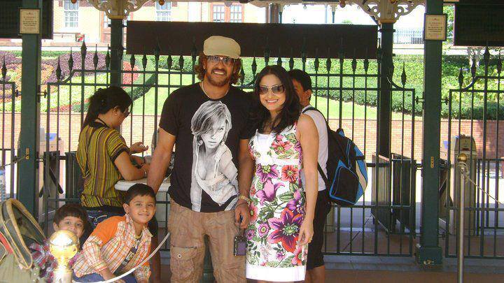Kannada Actor Upendra with Wife Priyanka Upendra, Kids Son Ayush & Daughter Aishwarya | Kannada Actor Upendra Family Photos | Kannada Actor Upendra Real-Life Photos