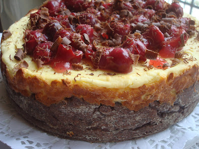 Tarta cu visine si branza