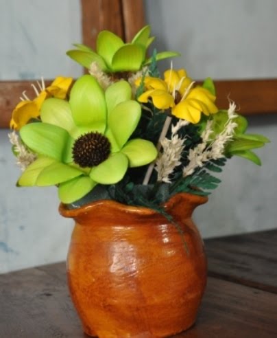  Kerajinan  Bunga  Kering Buatan Tanganmu Sendiri vas  meja 