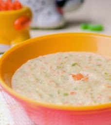 Cara memasak bubur saring telur sayuran untuk bayi Cara memasak bubur saring telur sayuran, tips memasak bubur saring telur sayuran untuk bayi