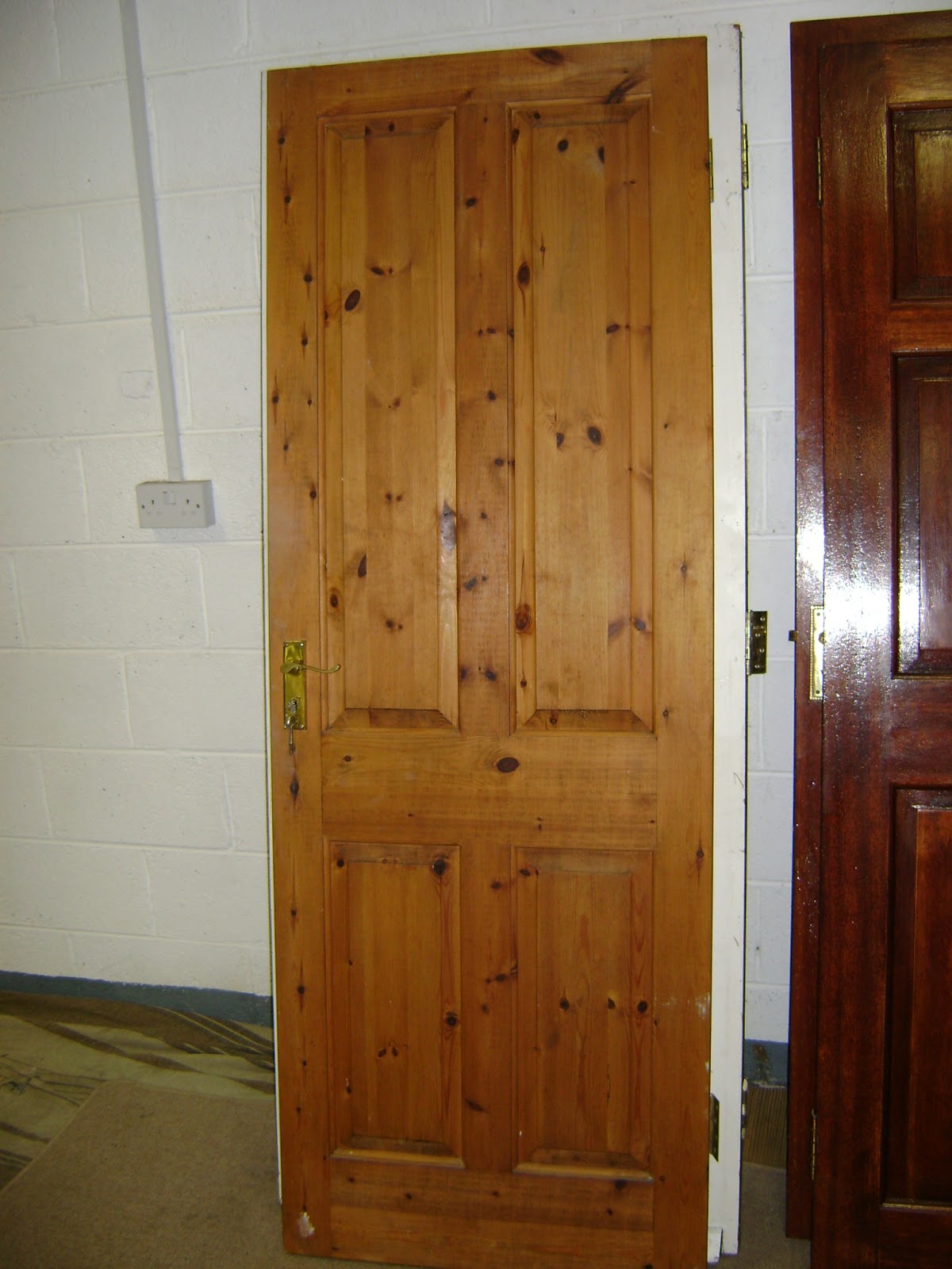 Deccie's Done Deal Second Hand Furniture & House Clearances Doors