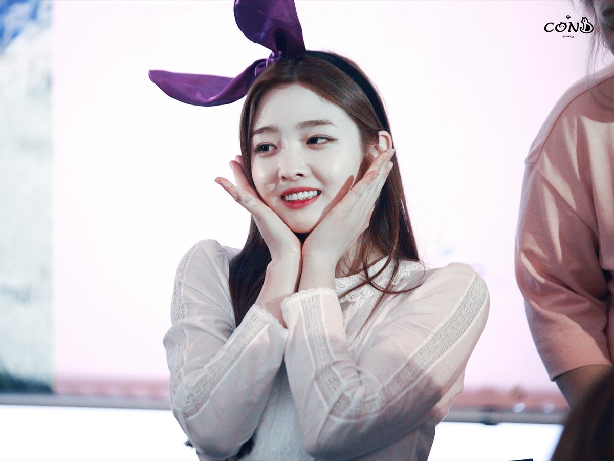 Kpop - Netizens Praise The Beauty Of This Rookie Idol! | Kpop News And