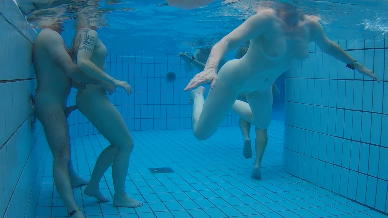 swimming-pool-teen-sex-video
