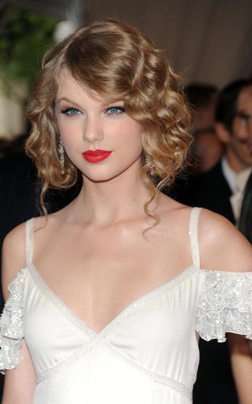 Taylor Swift Natural Hair, Long Hairstyle 2011, Hairstyle 2011, New Long Hairstyle 2011, Celebrity Long Hairstyles 2119