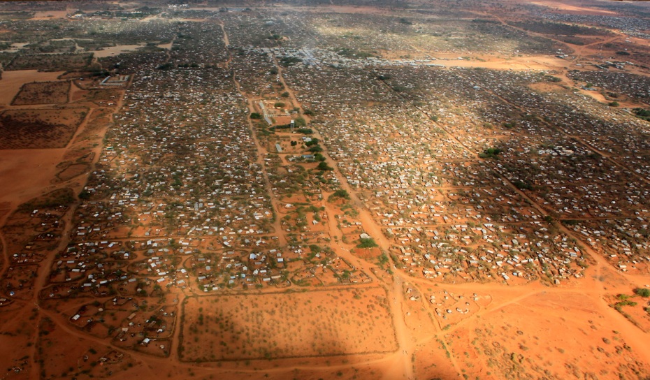 Megacampo de refugiados somalíes en Dadaab, frontera de Kenya. El mayor del mundo (400.000 plazas)