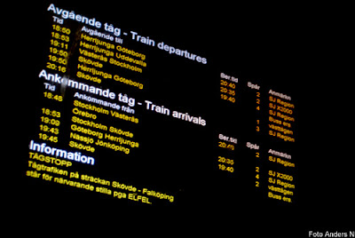 tågstopp, försening, försenat tåg, järnväg, falköping, skövde, tåg, järnvägsstation, informationstavla, spår, perrong, foto anders n