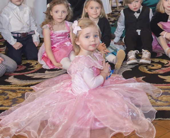 Real life Princess Leonore accompanied the "My Big Day" party which was held at the Royal Palace early this week and was attended by 12 children staying in pediatrics hospitals.
