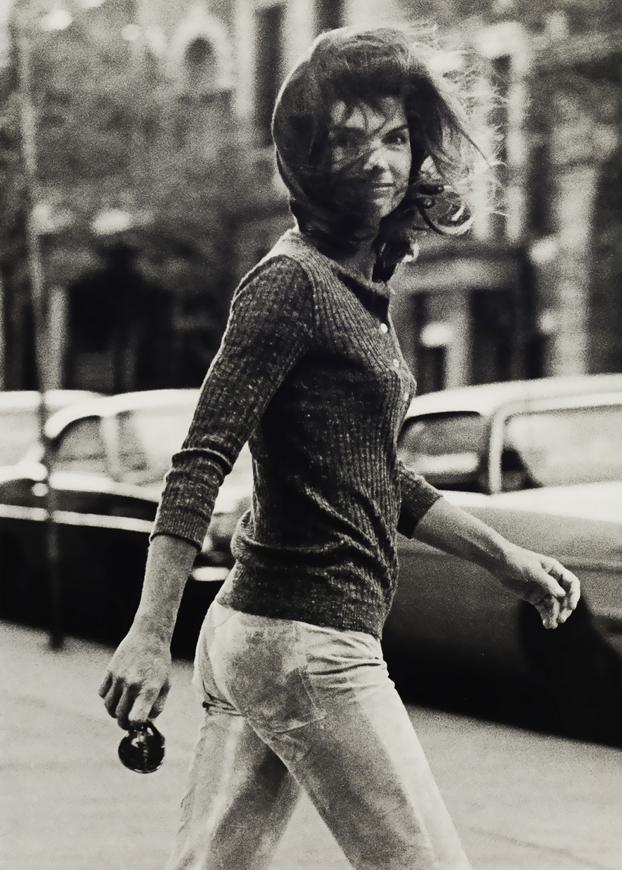Top 100 Of The Most Influential Photos Of All Time - Windblown Jackie, Ron Galella, 1971