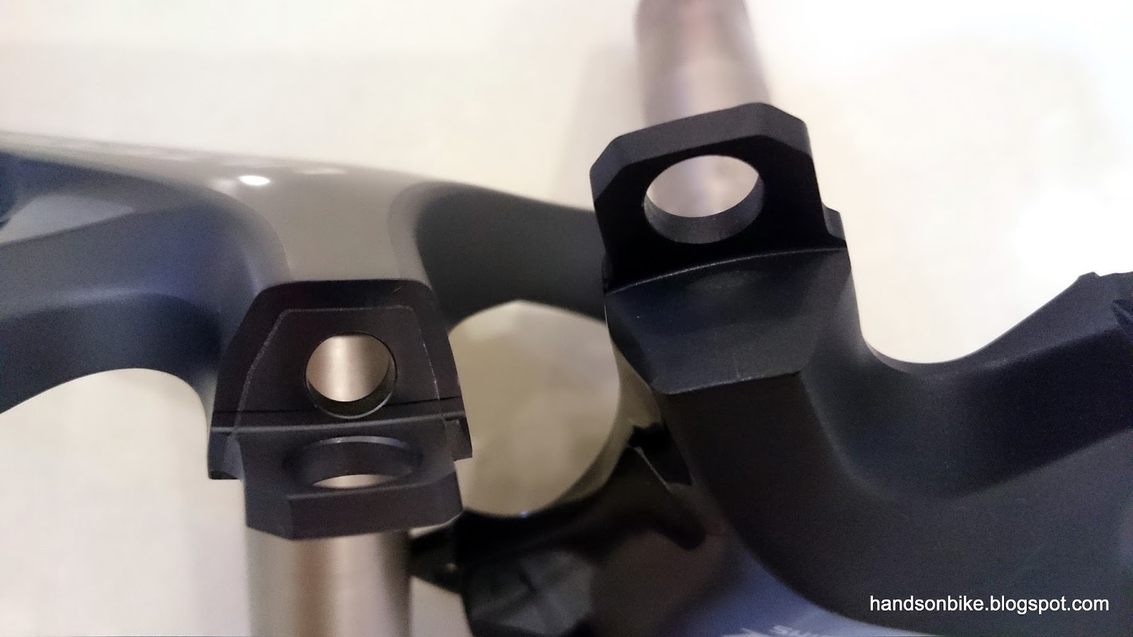 Hands On Bike Shimano Ultegra 6800 vs Shimano 105 5800 Crankset