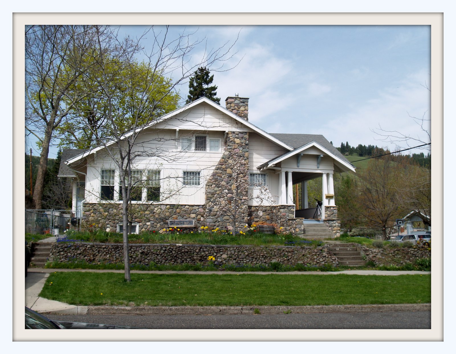 Crafty Home Cottage Community Pride, LaGrande, Oregon
