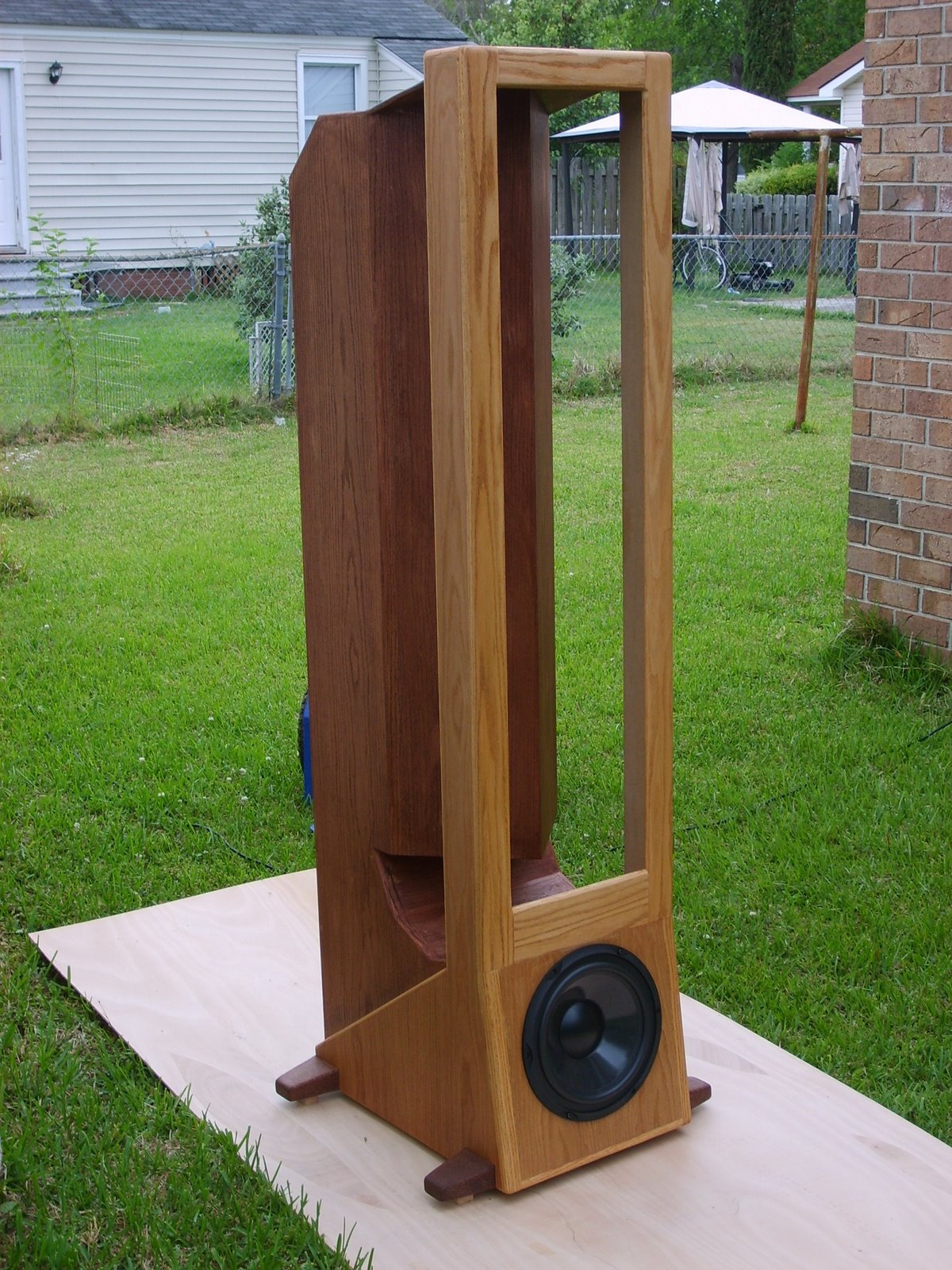 Jazzman's DIY Electrostatic Loudspeaker Page Symmetrically segmented
