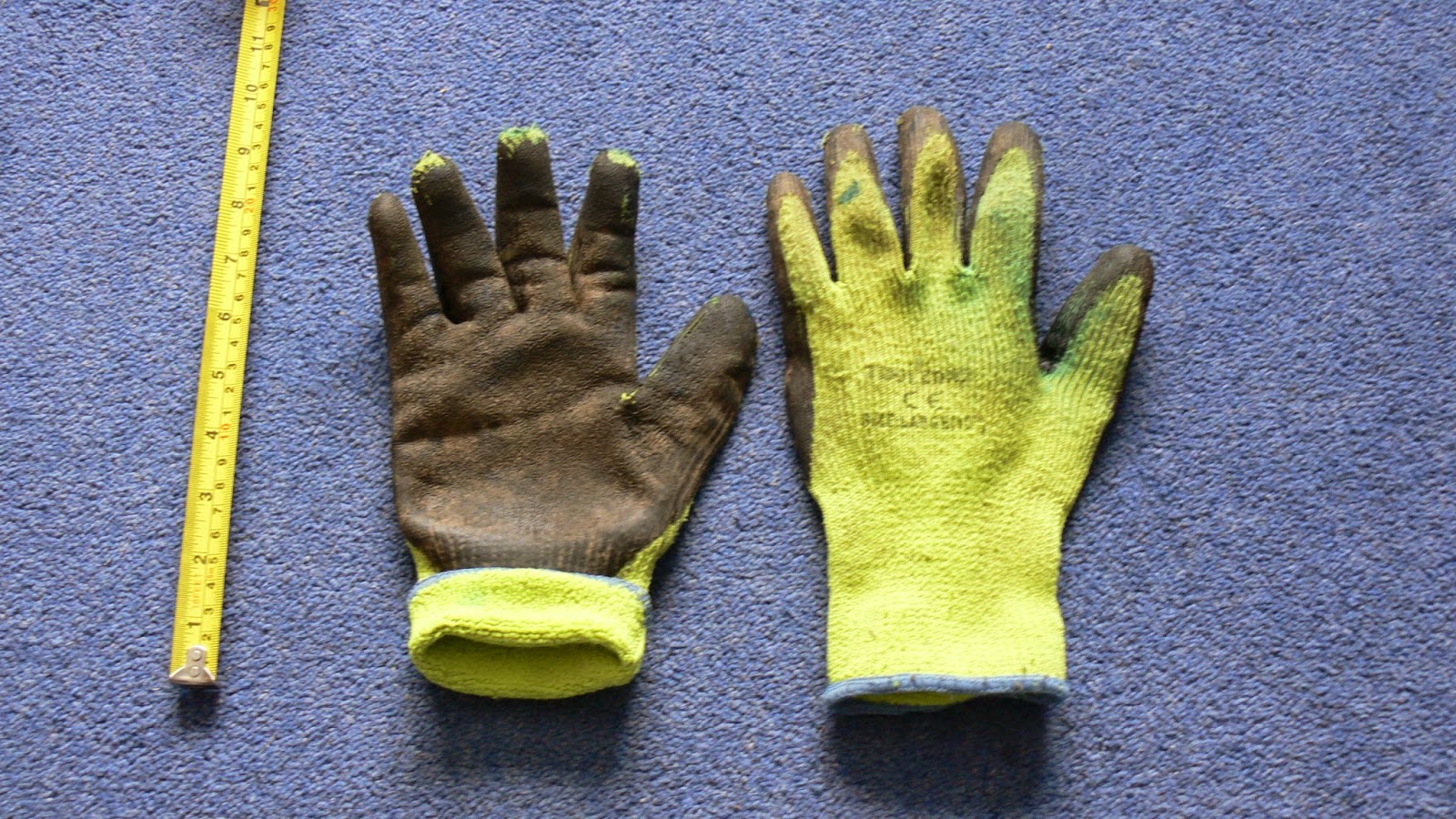 under armour liner gloves review