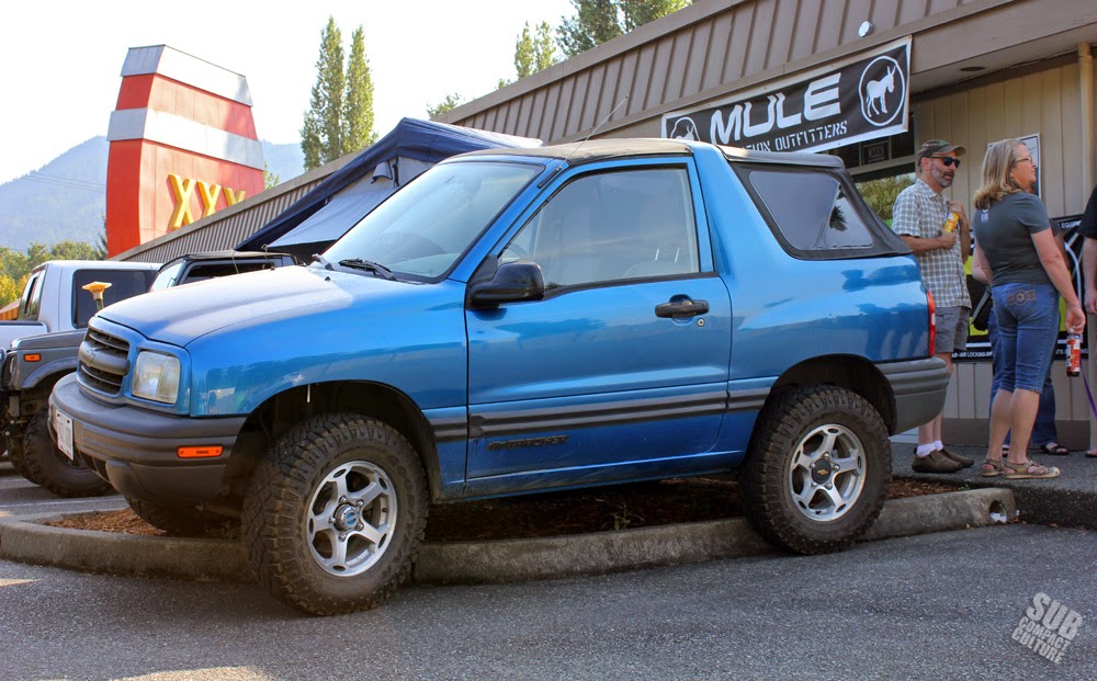 Lifted blue Chevrolet Tracker