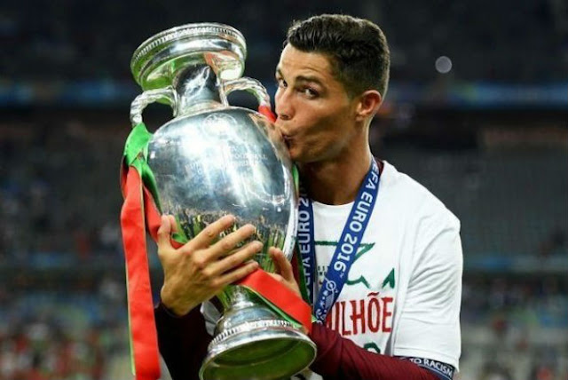 Ronaldo viên mãn tuổi 33: Mơ hat-trick C1 và Cúp vàng thế giới 2 Ronaldo viên mãn tuổi 33: Mơ hat-trick C1 và Cúp vàng thế giới 2