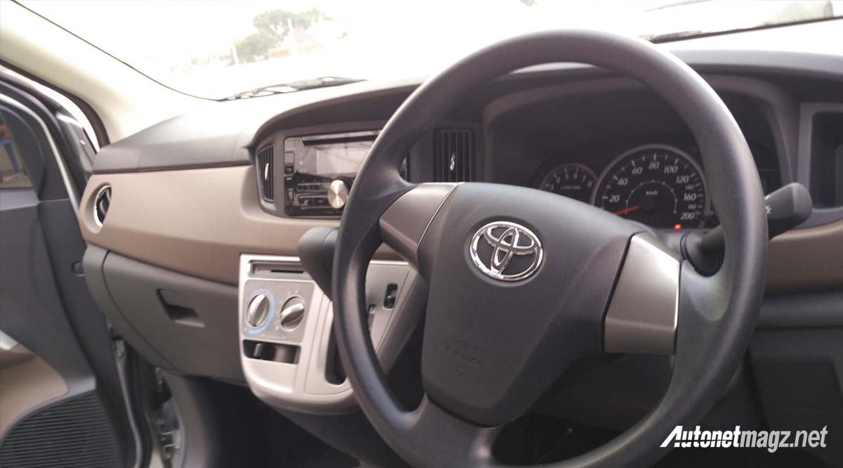 Kelebihan dan Kekurangan Mobil Toyota Calya Kelebihan dan Kekurangan Mobil Toyota Calya