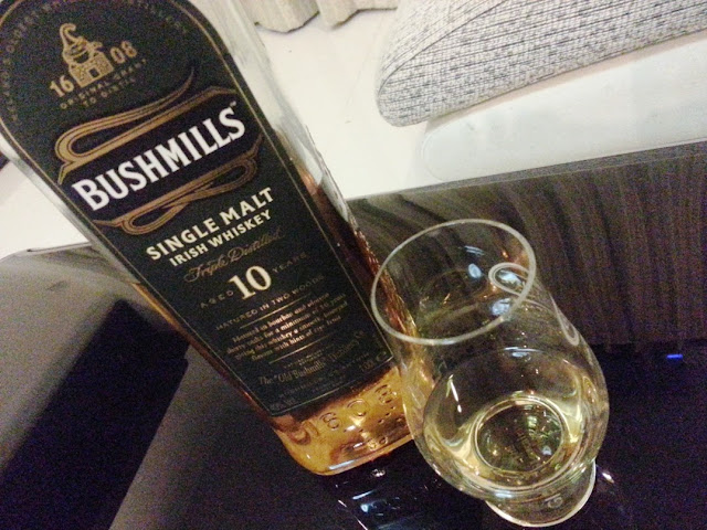 เย็นย่ำก็ร่ำสุรา (แลงมาตอง): มาลอง Bushmills Single malt 10ปี วิสกี้จาก ... เย็นย่ำก็ร่ำสุรา (แลงมาตอง): มาลอง Bushmills Single Malt 10ปี วิสกี้จาก ...